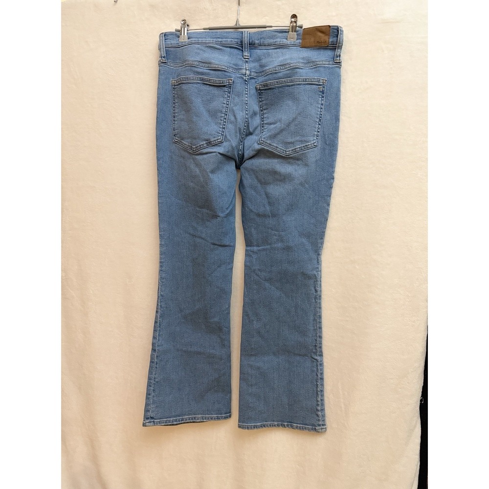 Madewell Women's Mid-Rise Kick Out Jeans Women's‎ 30 Bootcut Medium Wash - Picture 6 of 11